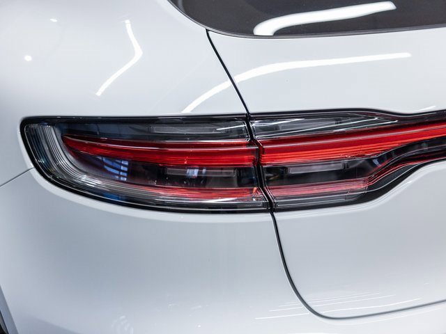 New 2026 Porsche Macan image 18
