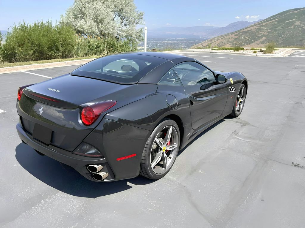 Used 2014 Ferrari California image 6