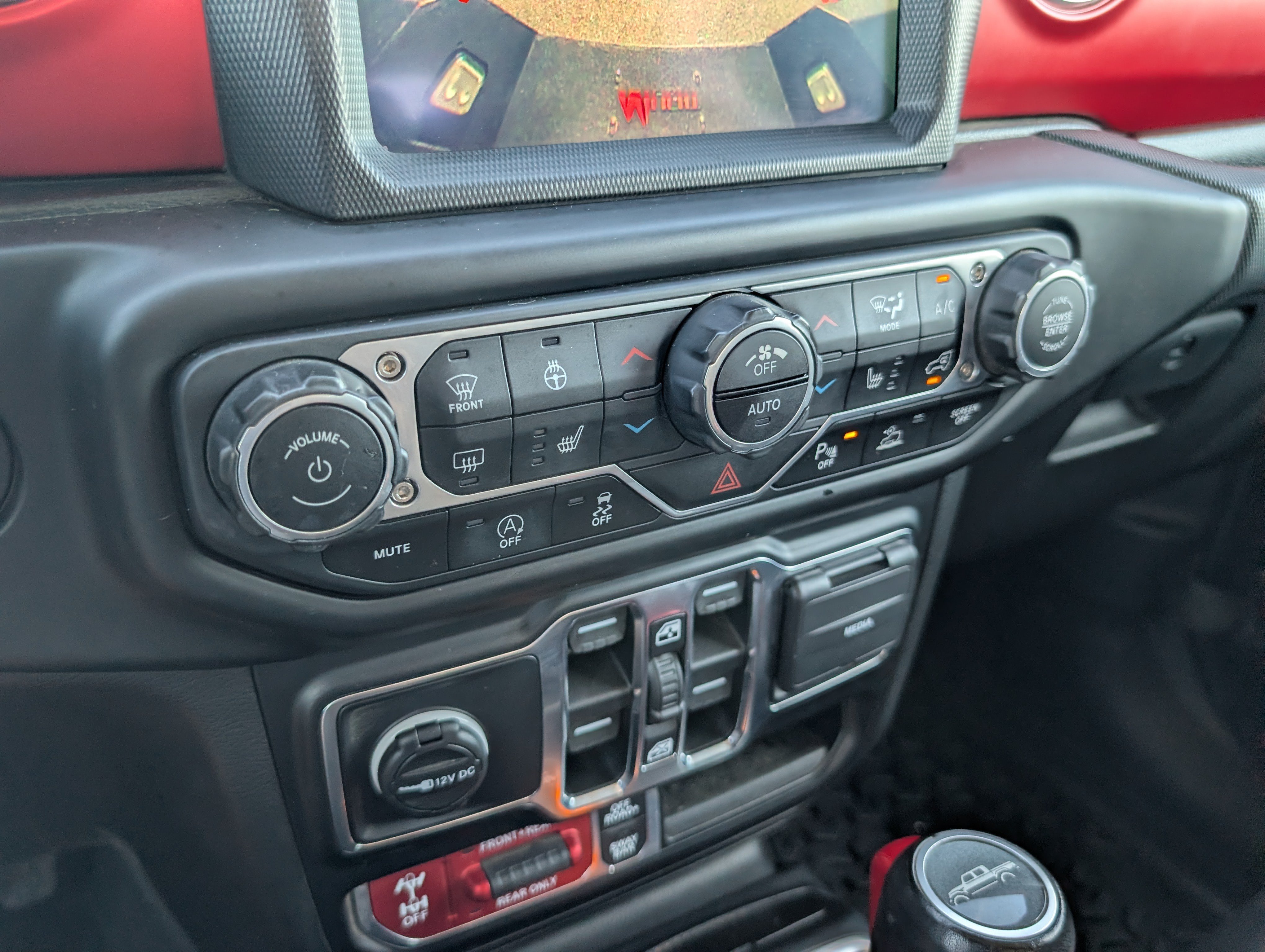 Used 2021 Jeep Gladiator Rubicon AWD/4WD image 18