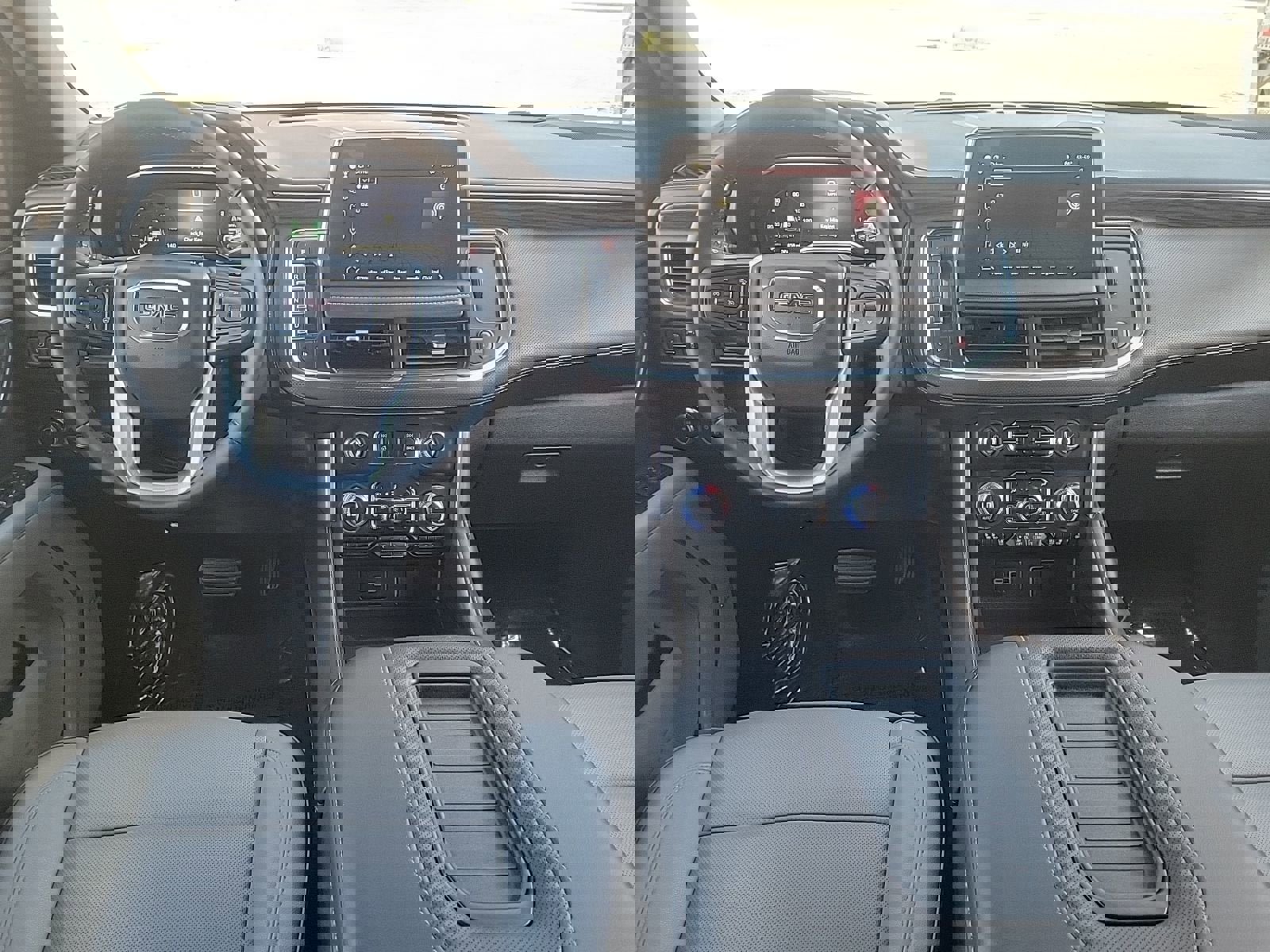 Used 2023 GMC Yukon SLT w/ SLT Luxury Package image 19