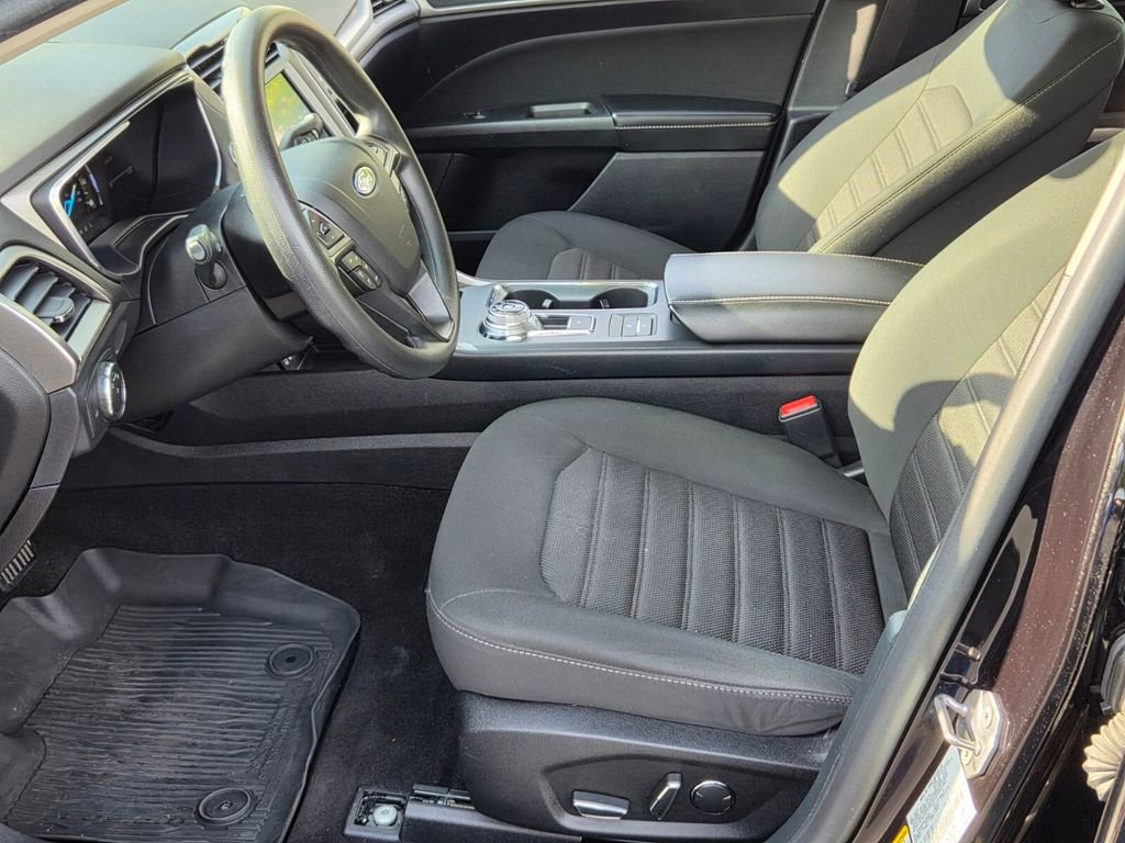 Used 2020 Ford Fusion SE FWD image 10