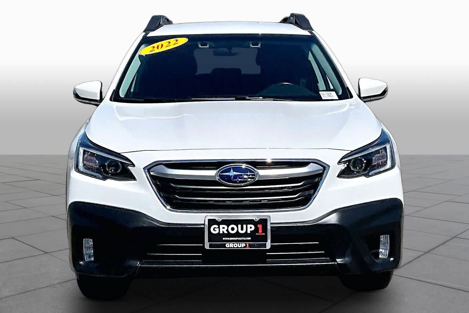 Used 2022 Subaru Outback Premium AWD/4WD image 3