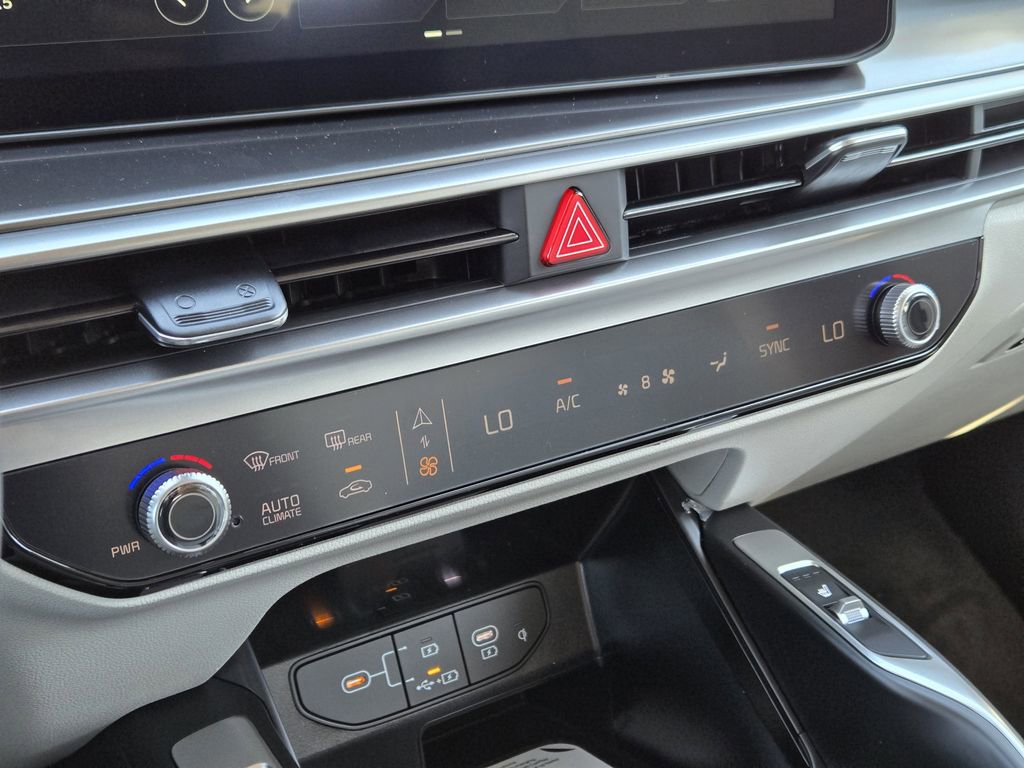 New 2026 Kia Sorento S w/ S Panoramic Sunroof Package image 14