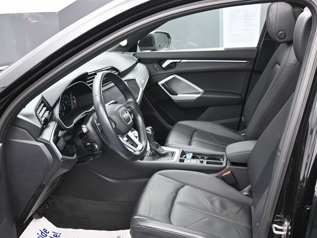 Used 2022 Audi Q3 2.0T Premium Plus w/ Premium Plus Package image 16