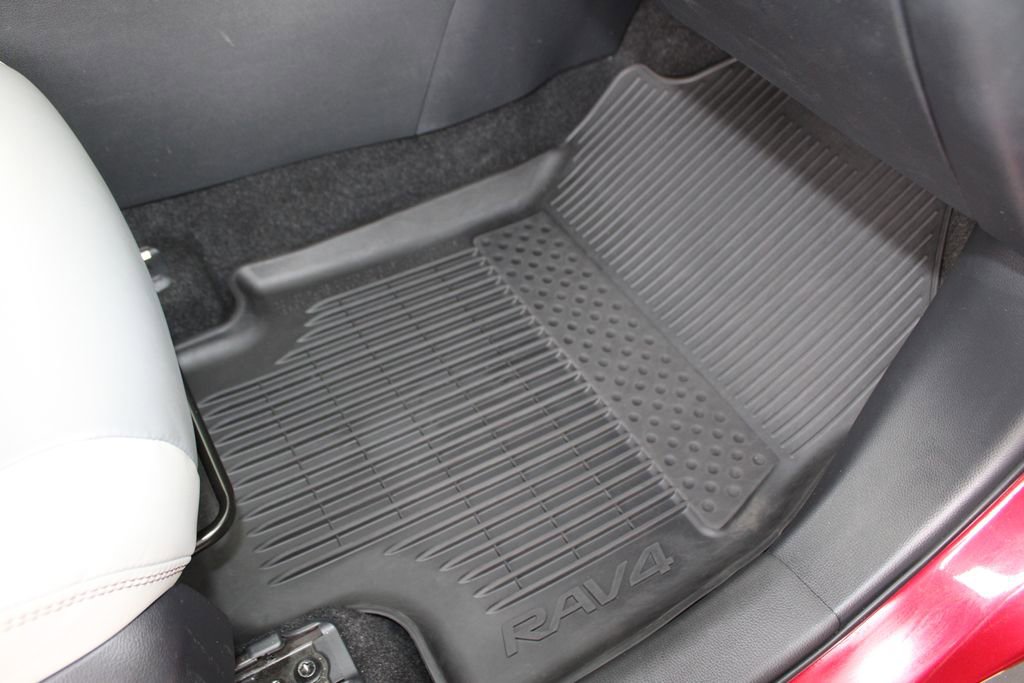 Used 2023 Toyota RAV4 XLE Premium AWD/4WD image 47