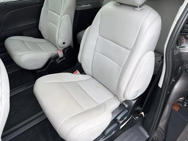 Used 2015 Toyota Sienna Limited Premium w/ Four Season Floor Mat Package AWD/4WD image 20