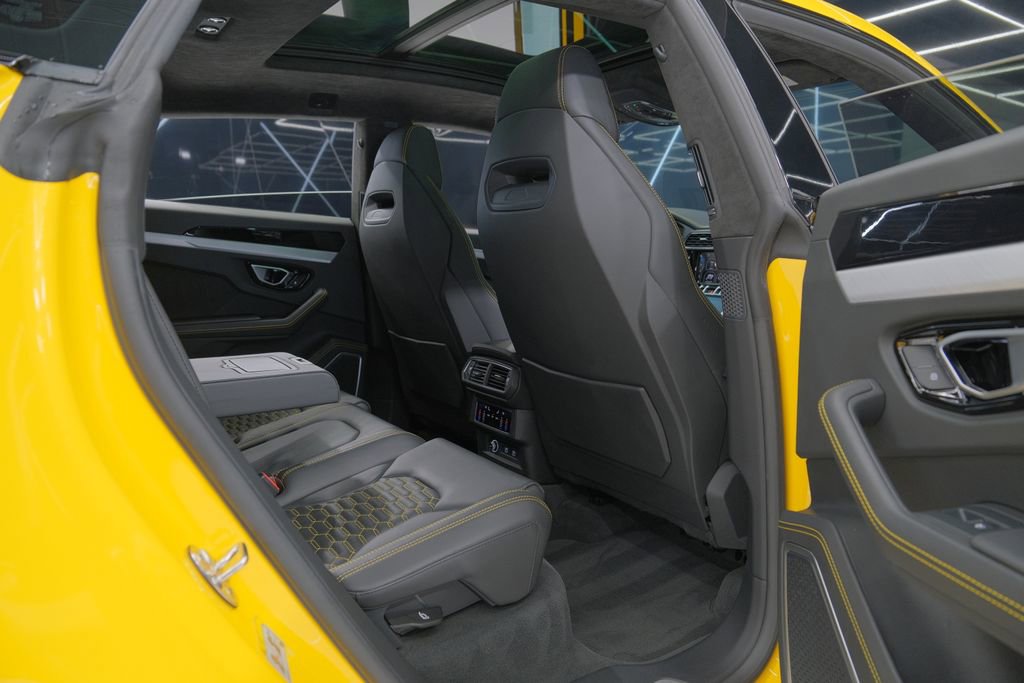 Used 2022 Lamborghini Urus image 46