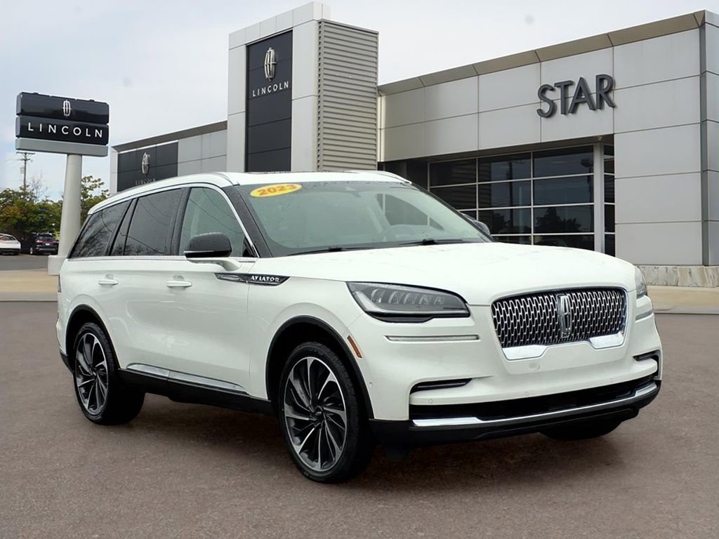 Used 2023 Lincoln Aviator Reserve w/ Equipment Group 201A image 1