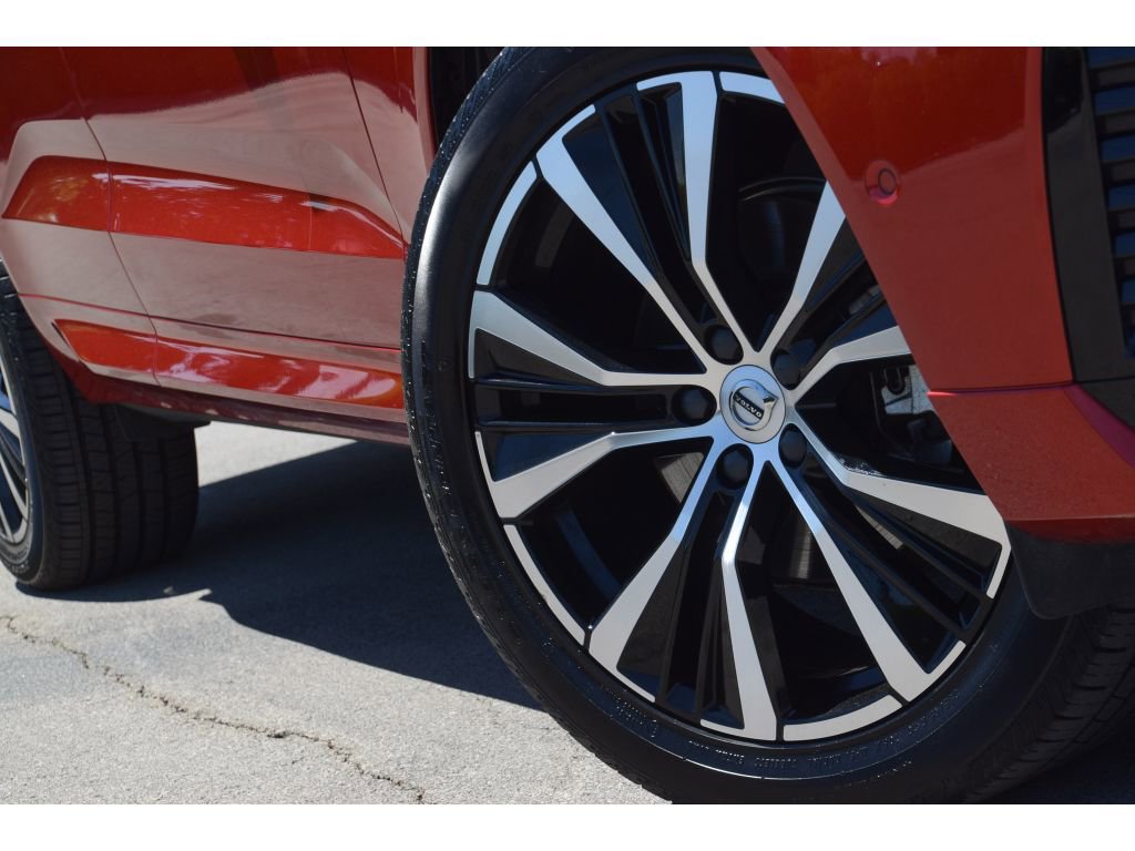 Used 2023 Volvo XC60 B5 Plus w/ Climate Package AWD/4WD image 11