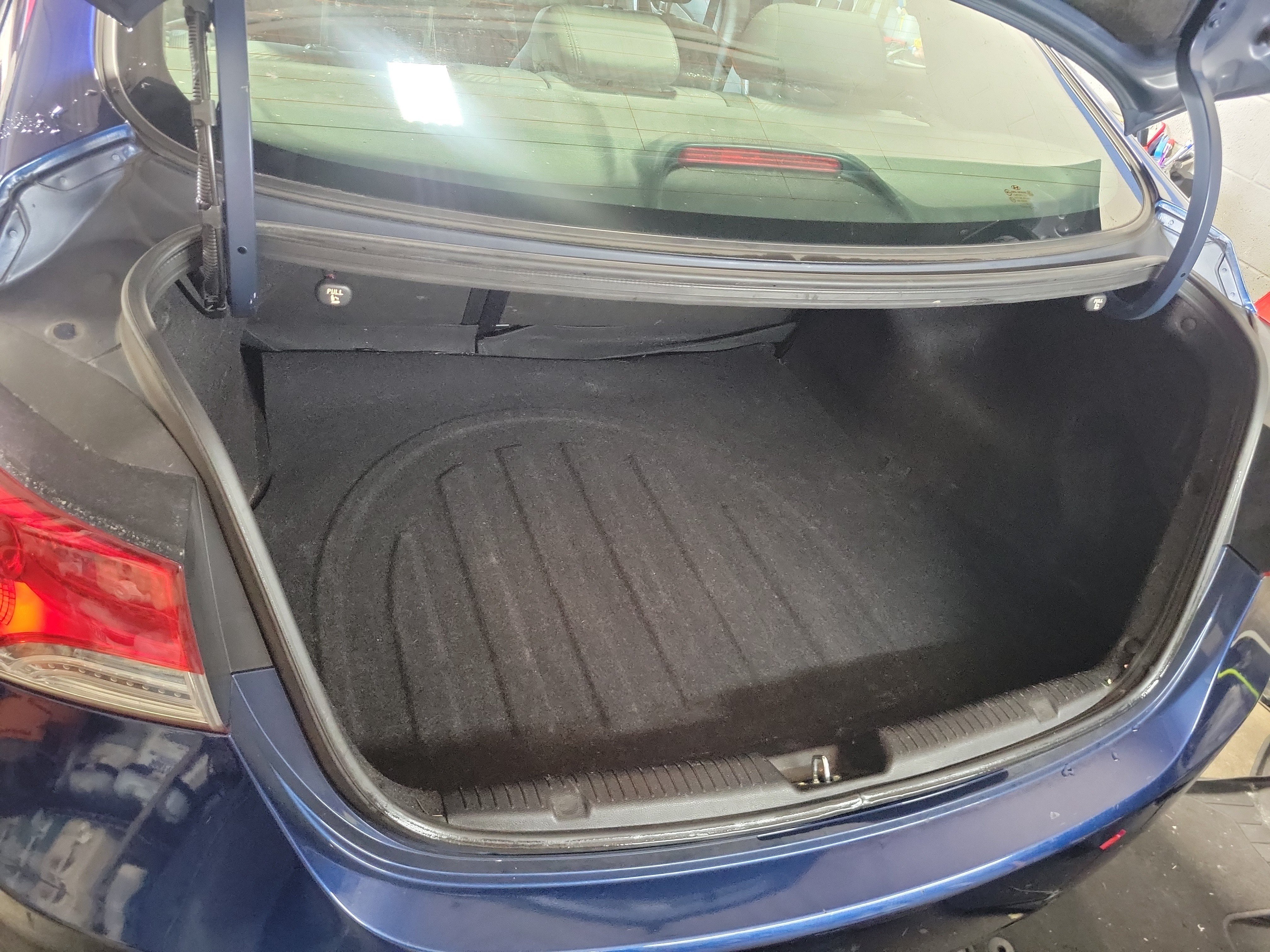 Used 2013 Hyundai Elantra GLS FWD image 8