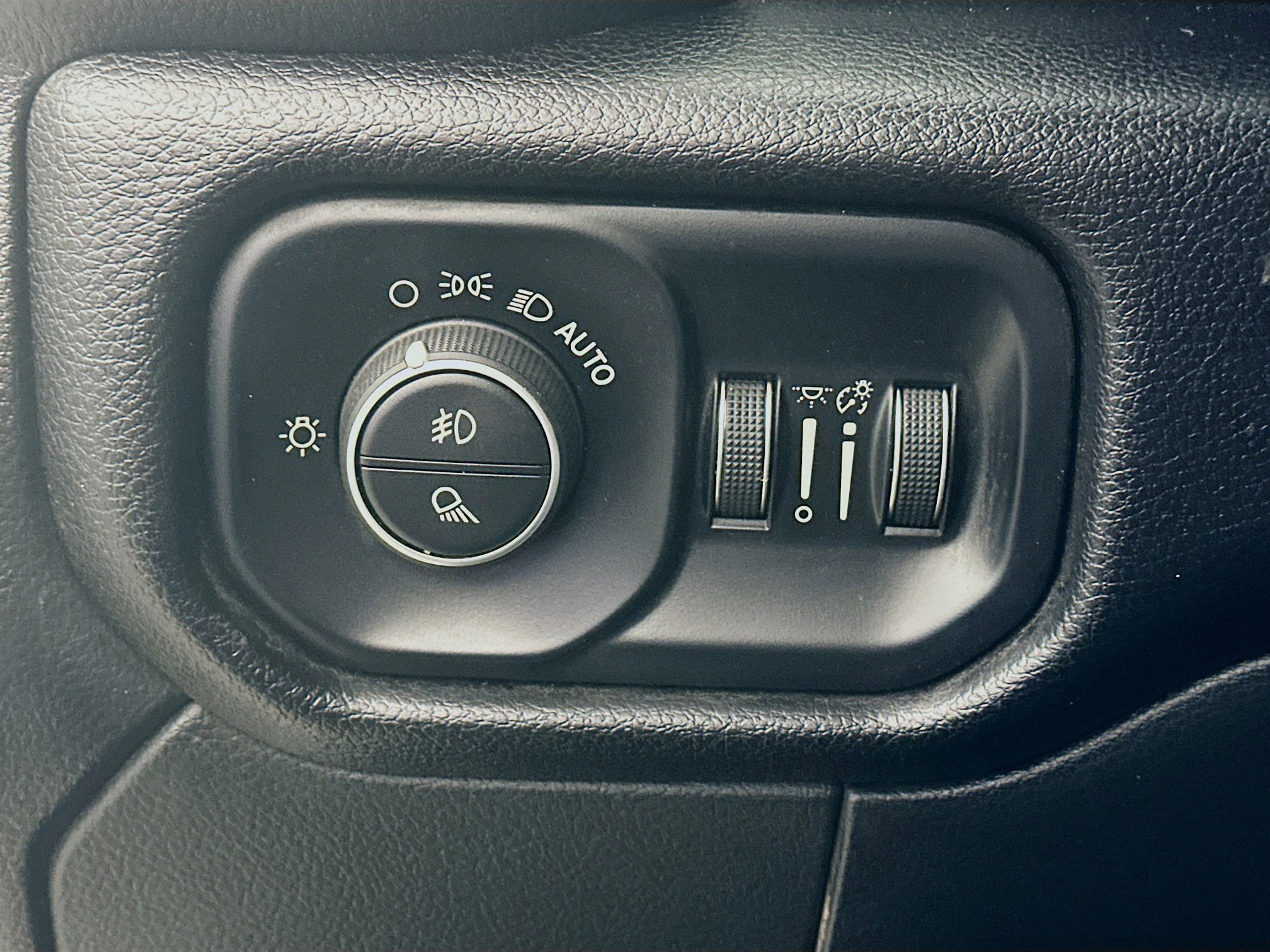 Used 2024 RAM 2500 Laramie image 17