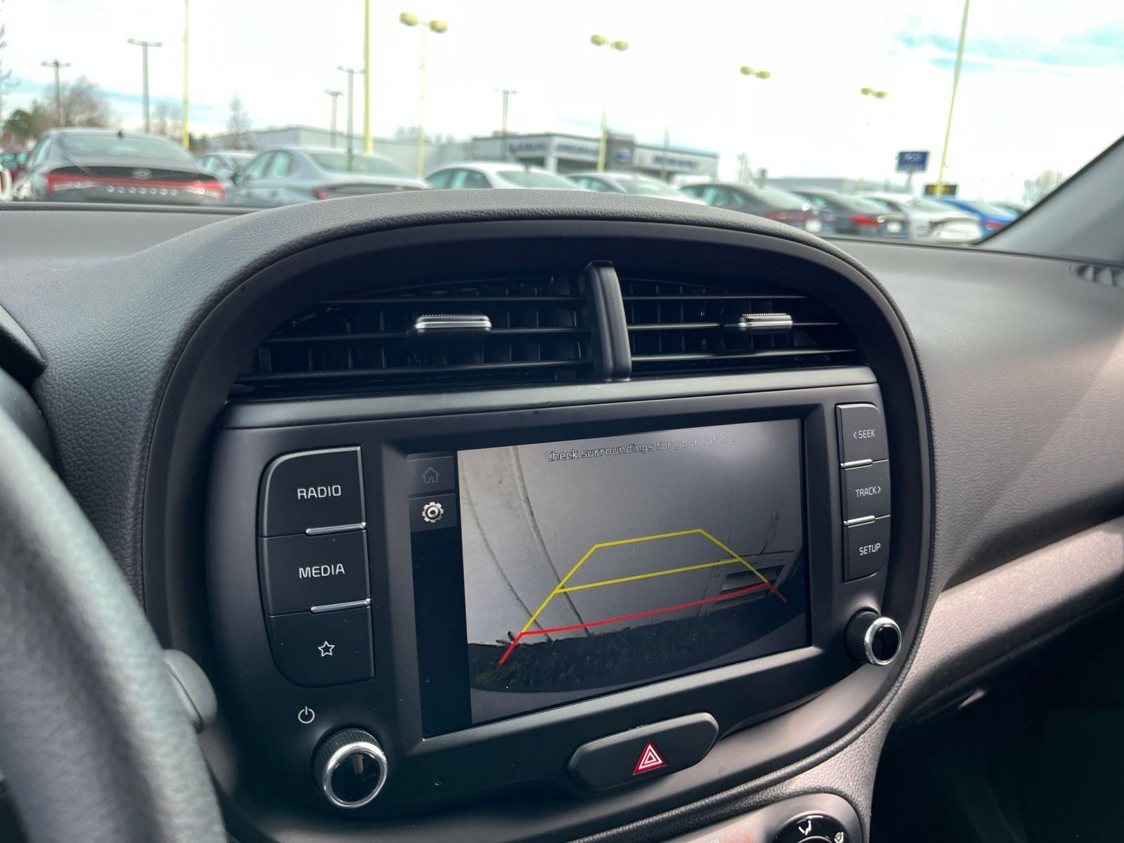 Used 2025 Kia Soul LX w/ LX Technology Package FWD image 22