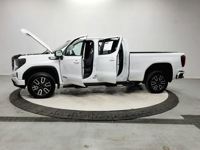 Used 2023 GMC Sierra 1500 AT4 w/ AT4 Preferred Package AWD/4WD image 12