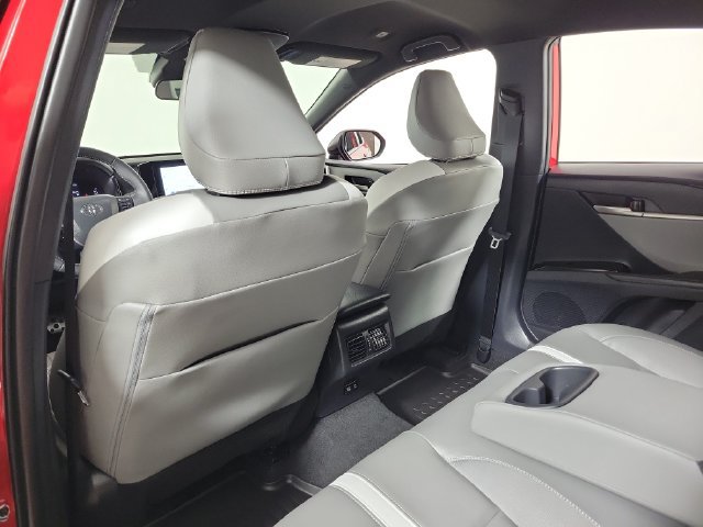 Used 2026 Toyota Camry SE FWD image 11