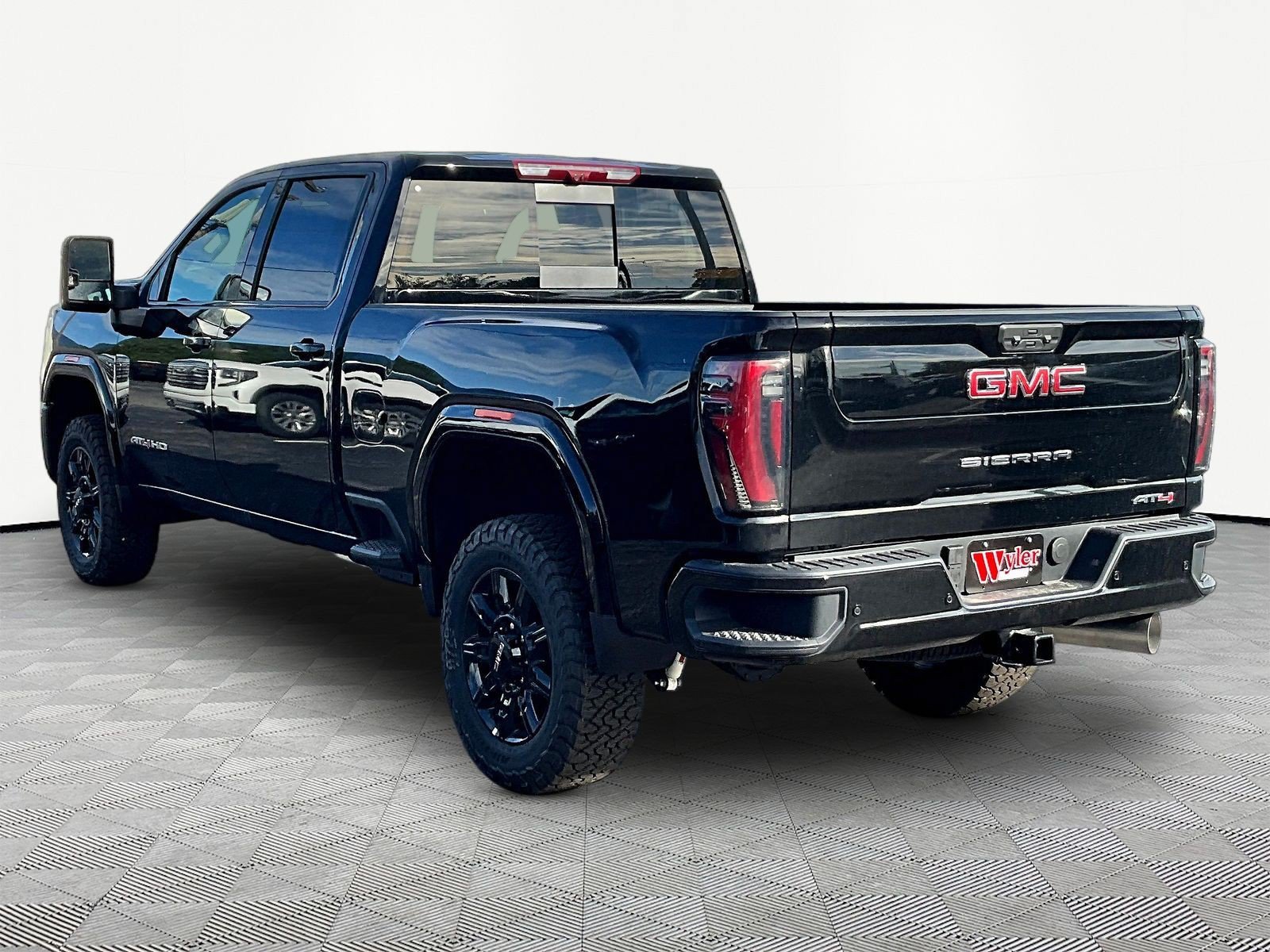New 2026 GMC Sierra 3500 AT4 w/ AT4 Premium Plus Package AWD/4WD image 4