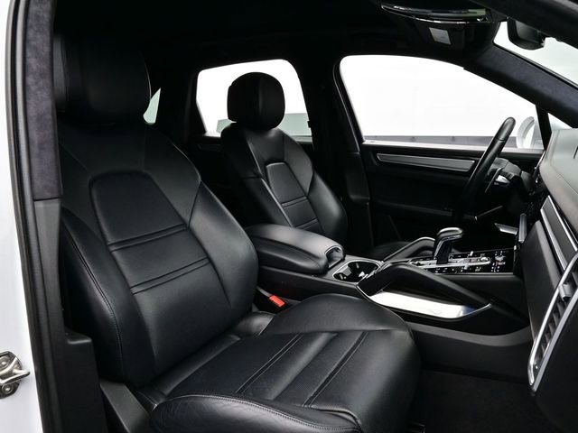 Certified 2021 Porsche Cayenne Turbo AWD/4WD image 18