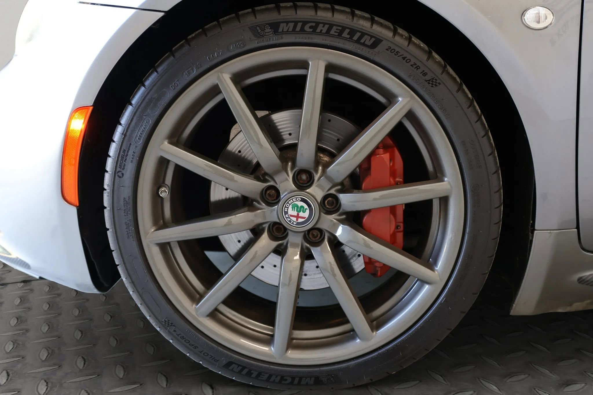 Used 2017 Alfa Romeo 4C Coupe image 34