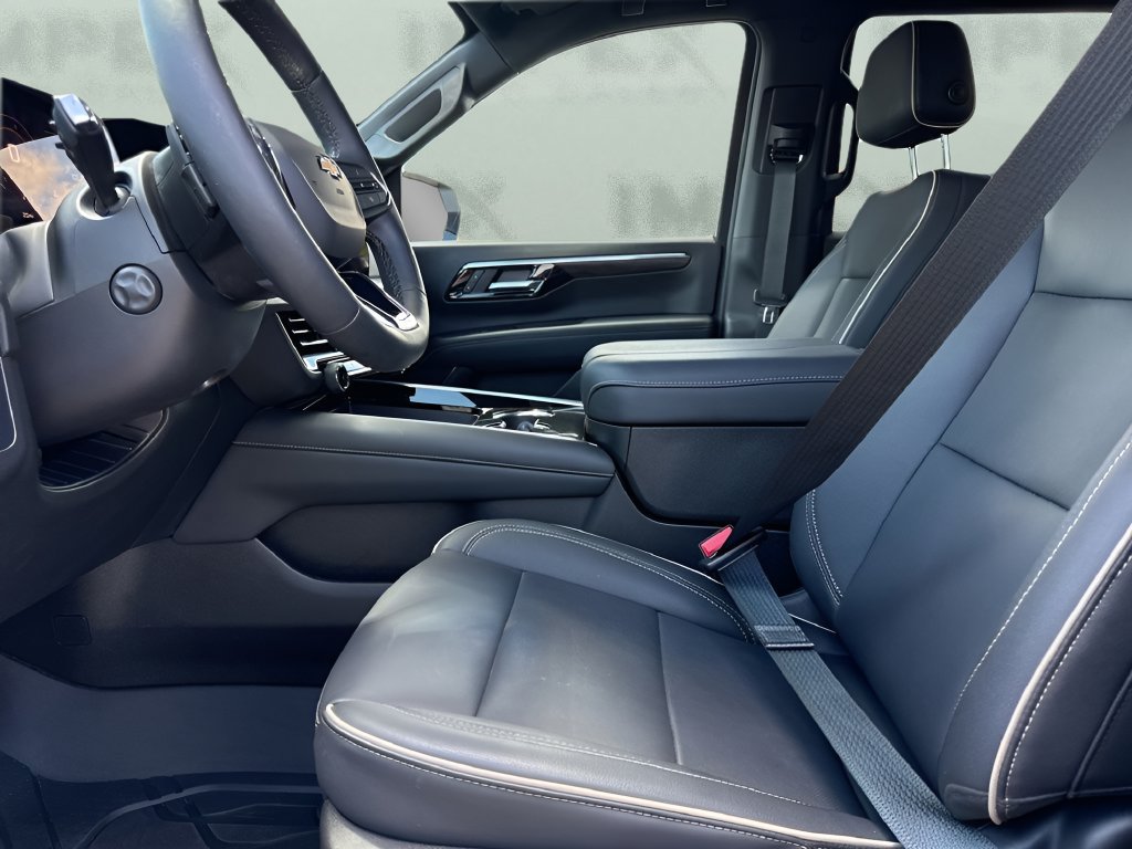 Used 2026 Chevrolet Tahoe Premier AWD/4WD image 34