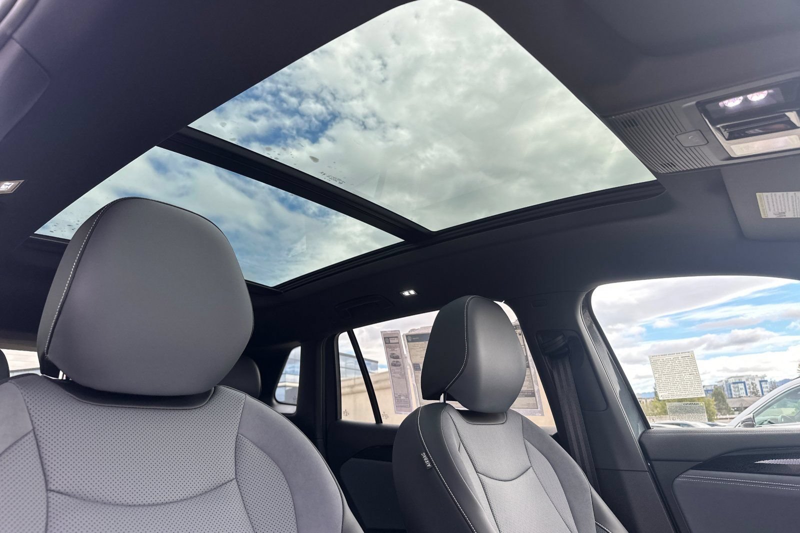 New 2026 Volkswagen Tiguan SE R-Line AWD/4WD image 17
