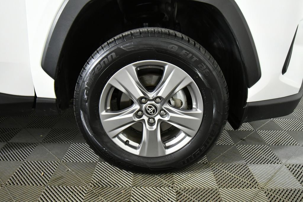 Used 2025 Toyota RAV4 XLE image 17