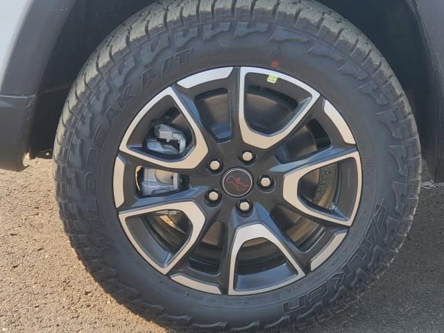 New 2025 Jeep Compass Trailhawk w/ Trailhawk Elite Group image 5