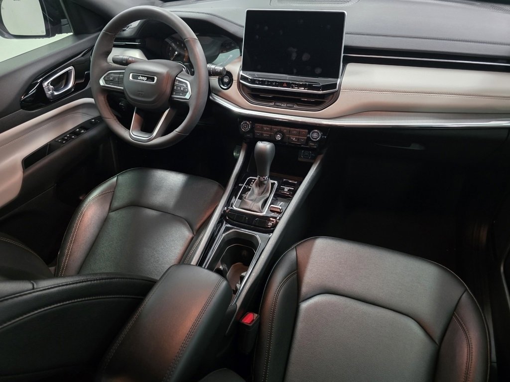 Used 2024 Jeep Compass Limited image 22