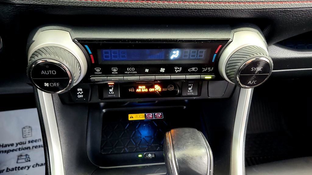 Used 2024 Toyota RAV4 XSE w/ Weather Package AWD/4WD image 39