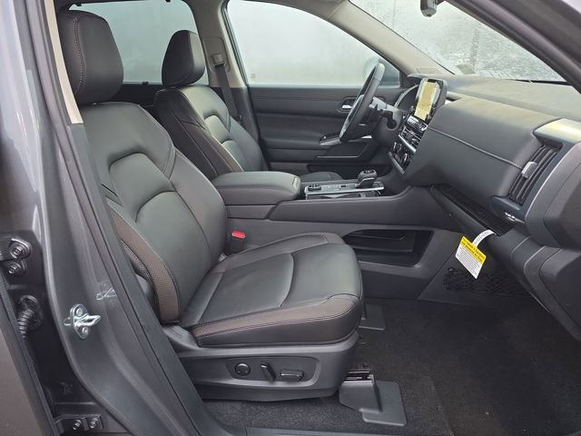 New 2025 Nissan Pathfinder SL w/ SL Premium Package image 9