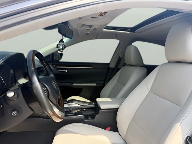 Used 2017 Lexus ES 350 w/ Navigation System Package FWD image 10