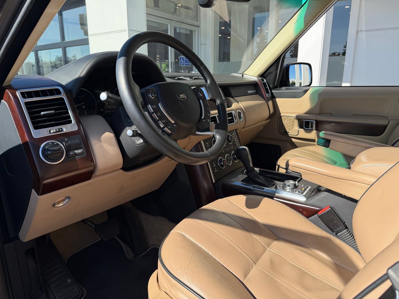 Used 2012 Land Rover Range Rover HSE LUX w/ Luxury Interior Pkg AWD/4WD image 14