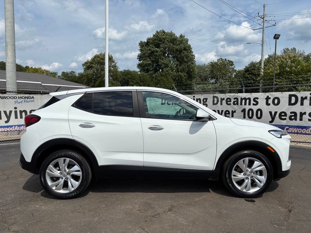 Used 2024 Buick Encore GX Preferred FWD image 2