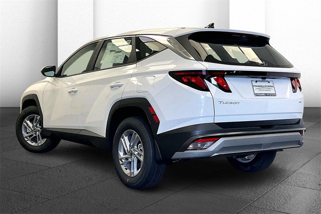 New 2025 Hyundai Tucson SE image 3