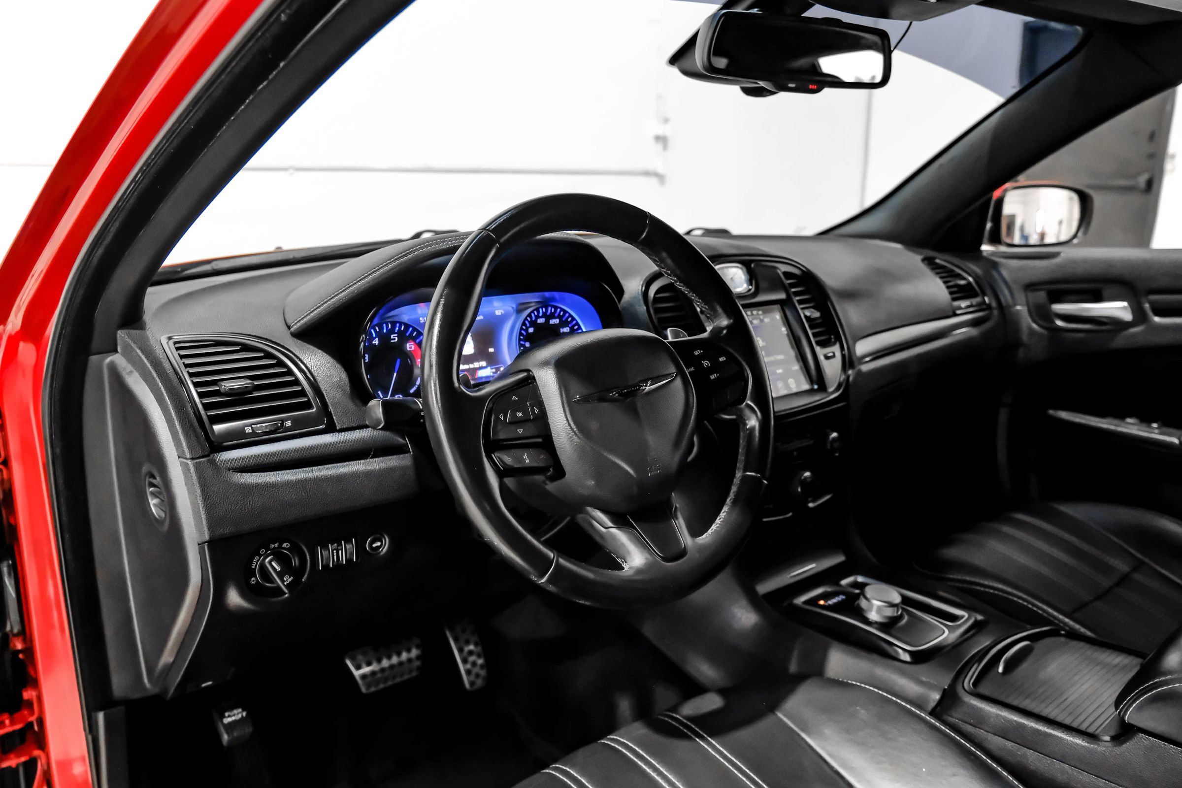 Used 2015 Chrysler 300 S RWD image 20