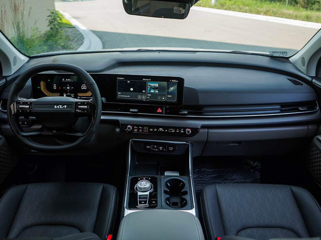 New 2027 Kia Carnival EX FWD image 15