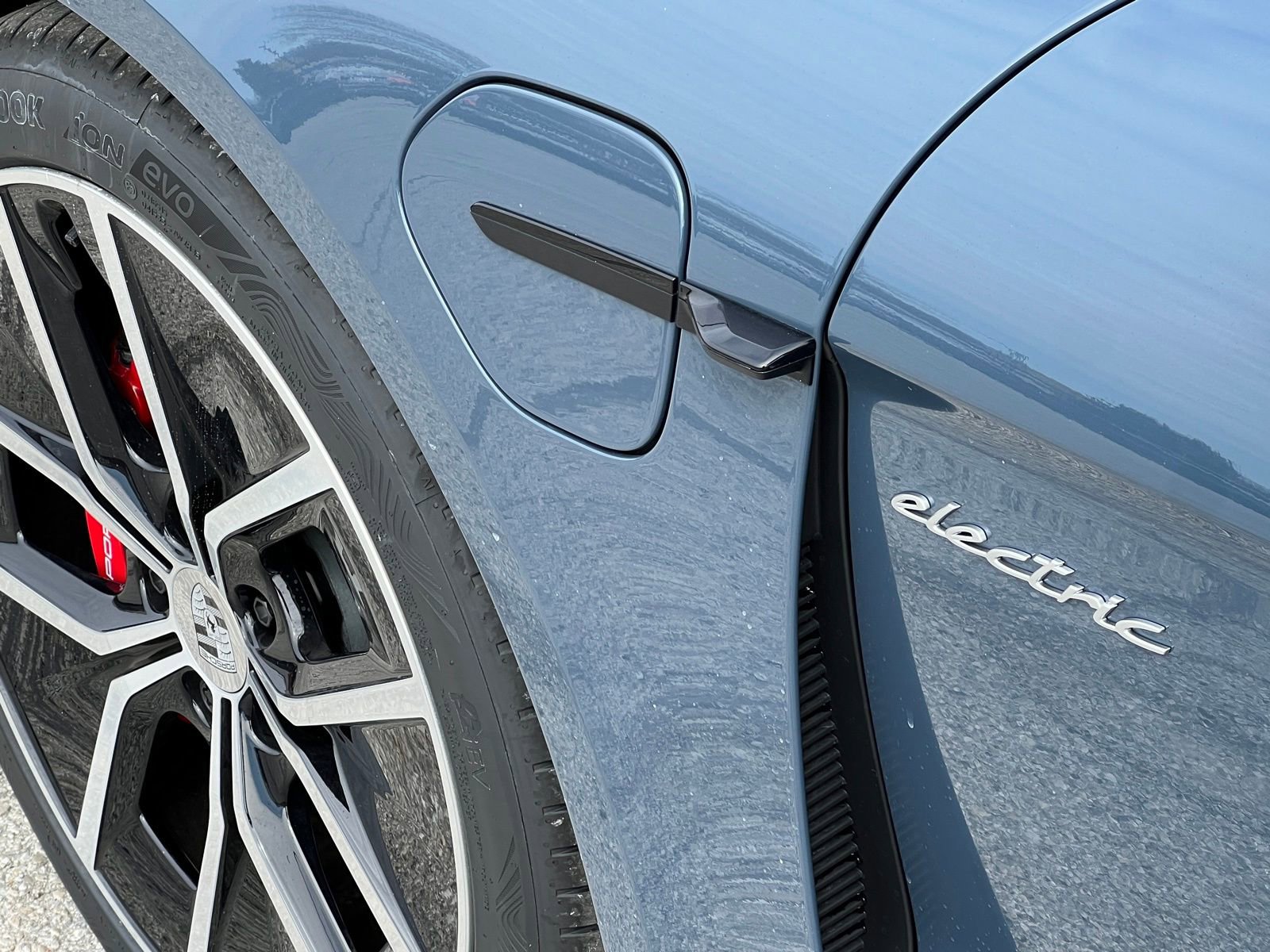 New 2026 Porsche Taycan 4S image 16