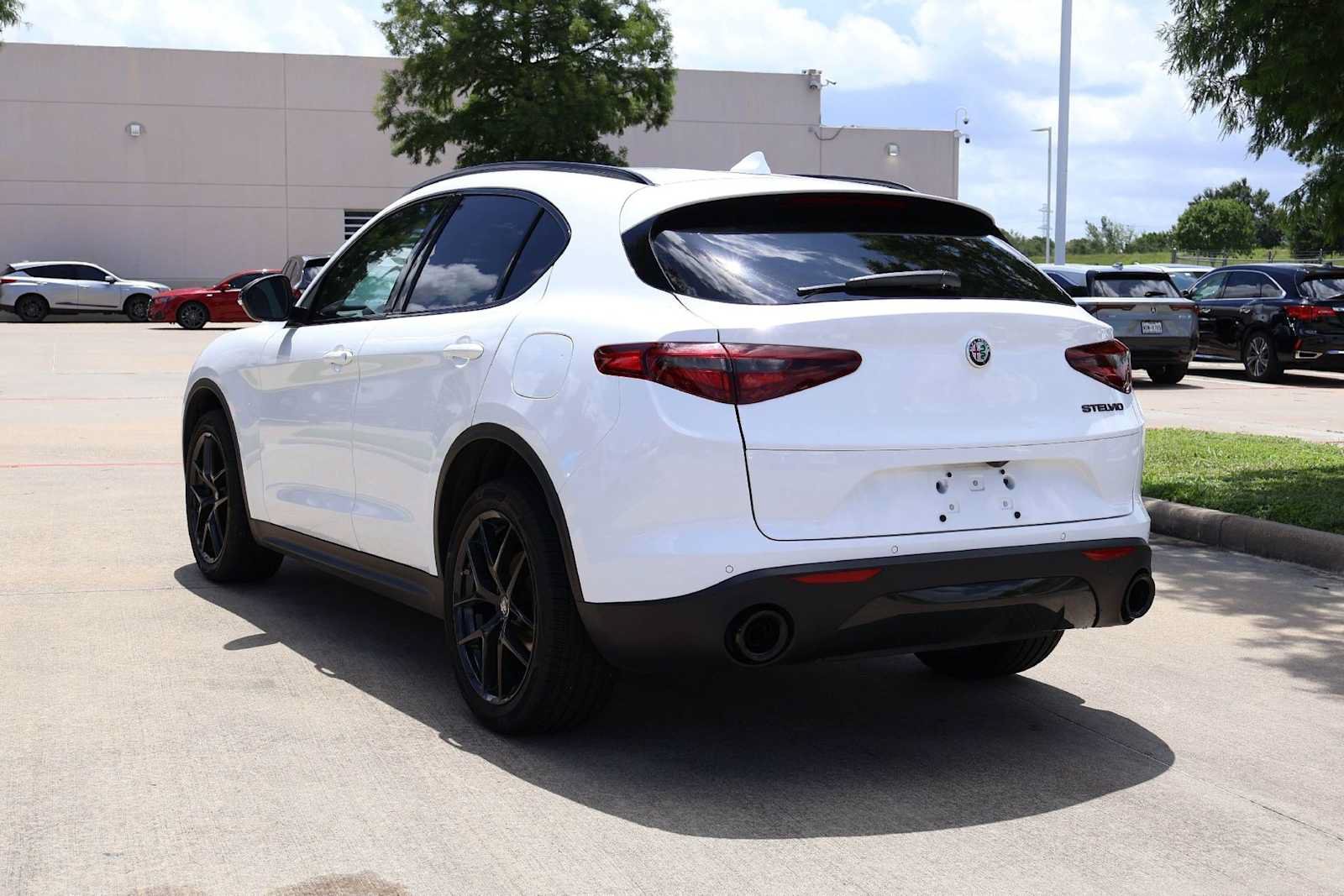 Used 2020 Alfa Romeo Stelvio w/ Nero Edizione RWD image 4