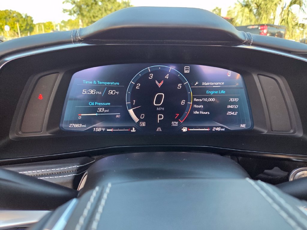 Used 2022 Chevrolet Corvette Stingray Premium Conv w/ Z51 Performance Package RWD image 31
