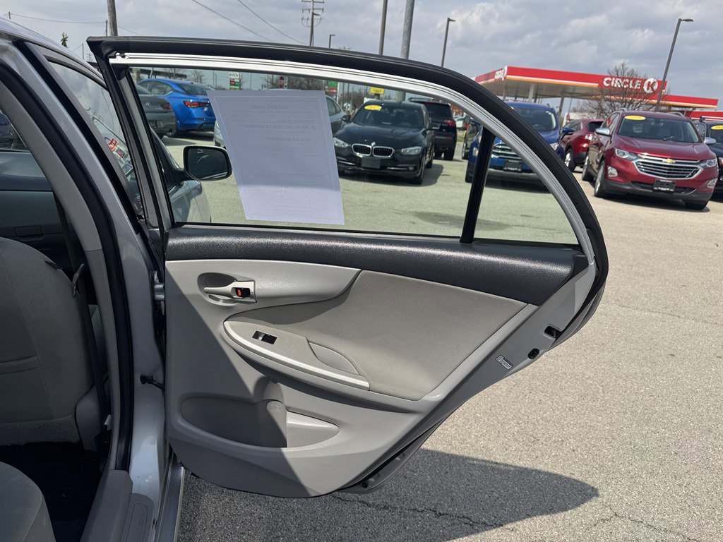 Used 2013 Toyota Corolla LE image 17