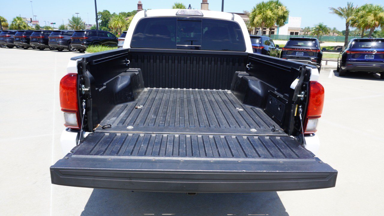 Used 2019 Toyota Tacoma SR5 RWD image 32