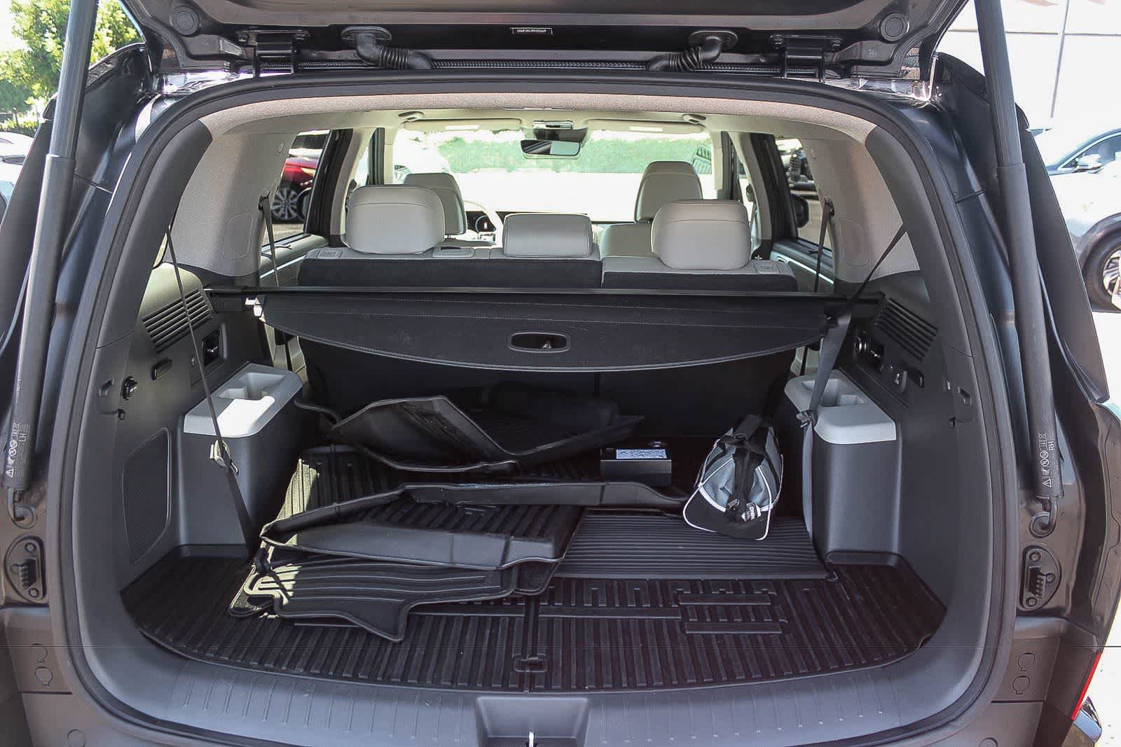 Certified 2024 Hyundai Santa Fe Limited FWD image 35