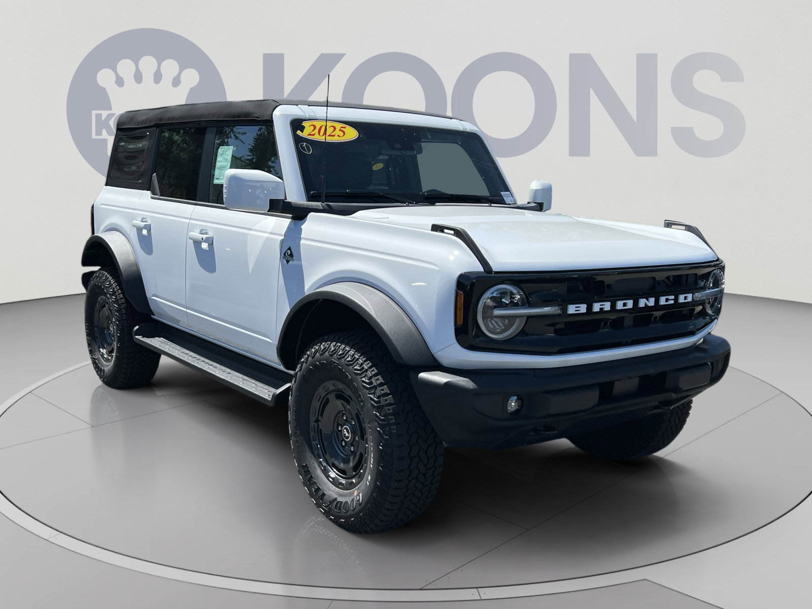 New 2025 Ford Bronco Outer Banks w/ Sasquatch Package AWD/4WD image 2