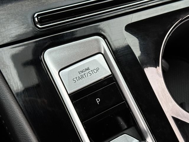 Used 2024 Volkswagen Atlas SE image 16