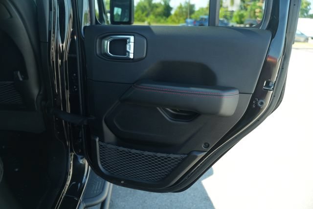 Used 2025 Jeep Gladiator Rubicon AWD/4WD image 22