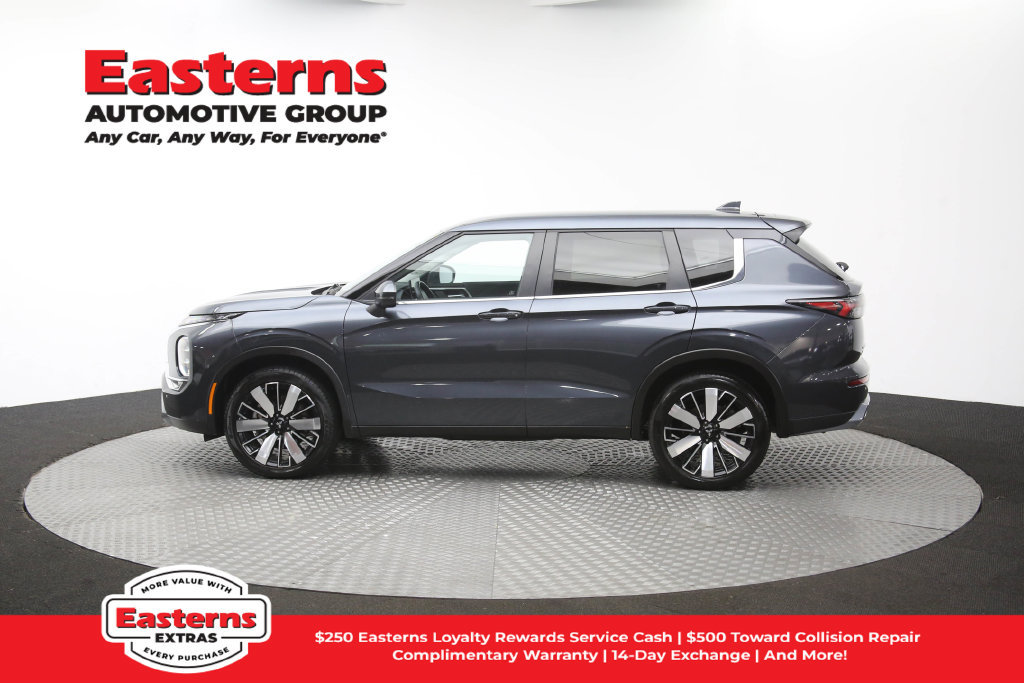 Used 2025 Mitsubishi Outlander SE FWD image 62