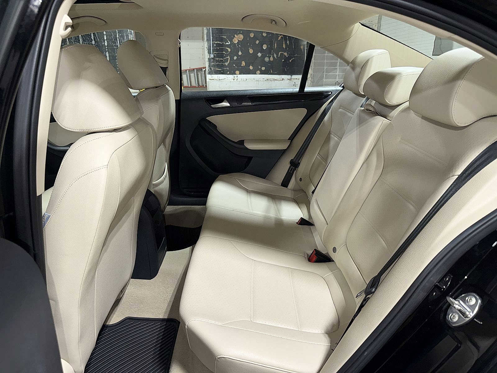 Used 2016 Volkswagen Jetta SEL w/ Lighting Package image 17