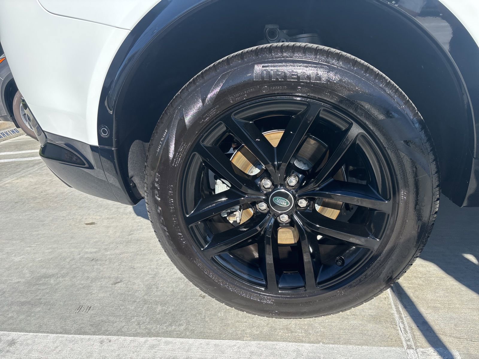 Certified 2025 Land Rover Discovery Sport Dynamic SE image 7