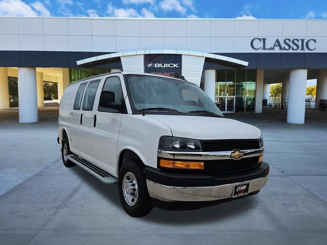 Used 2025 Chevrolet Express 2500 w/ Driver Convenience Package RWD image 1