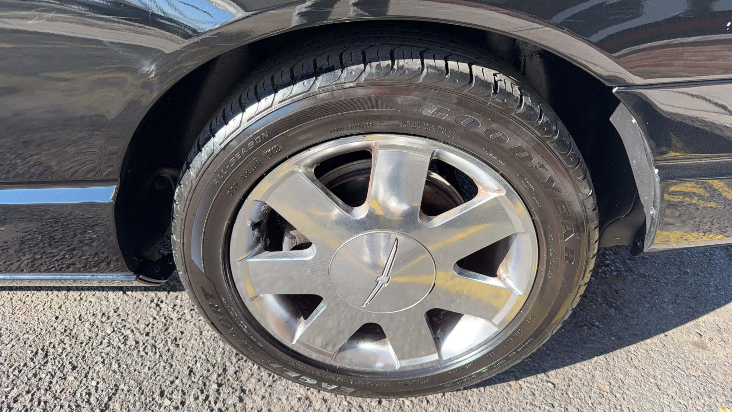 Used 2002 Ford Thunderbird image 10