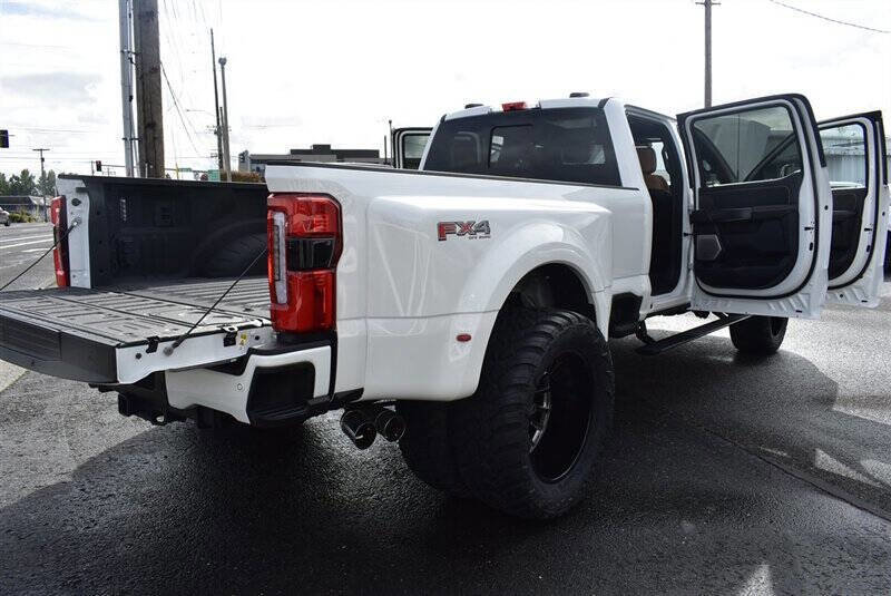 Used 2024 Ford F350 Platinum image 37