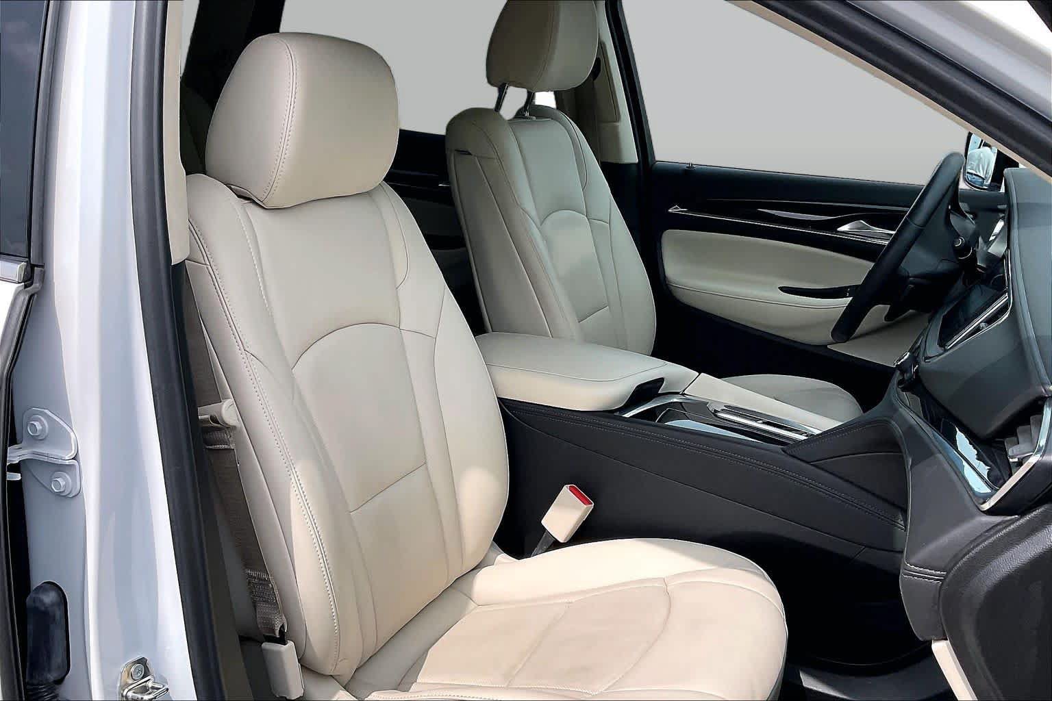 Used 2024 Buick Enclave Essence FWD image 17